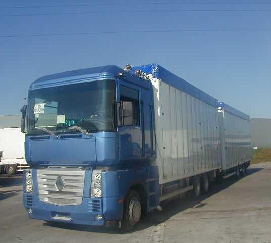 Combination superstructure and trailer with cental axles and moving floor